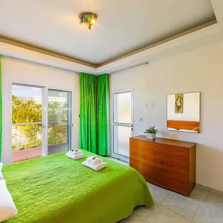 Sunset Villa *