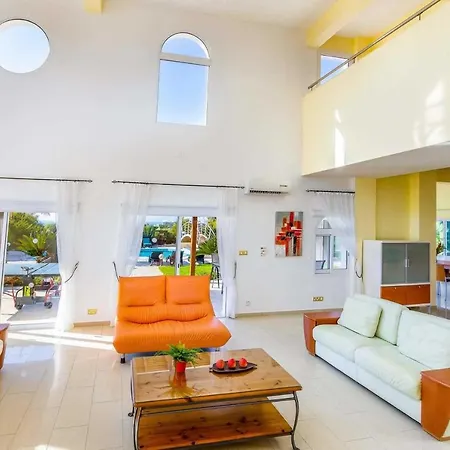 Sunset Villa *